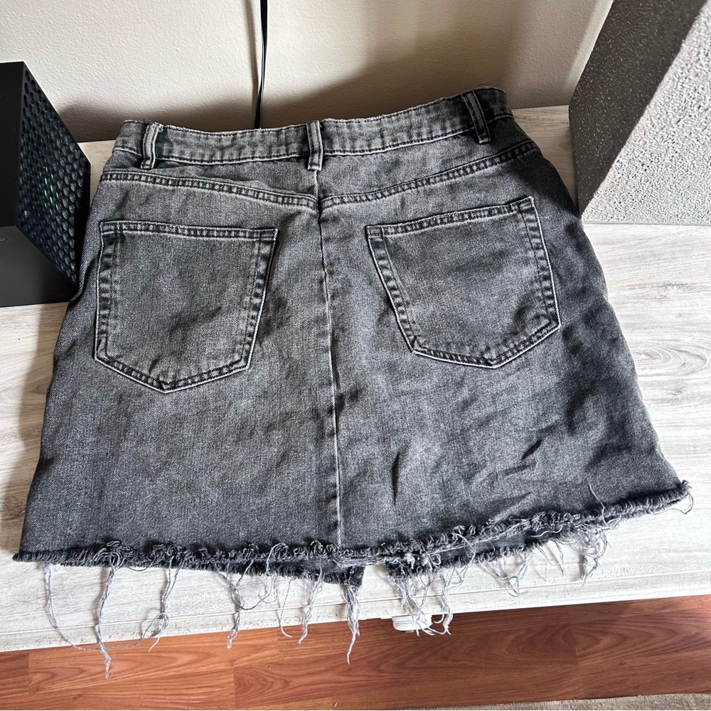 Zara Gray Denim Mini Skirt - Picture 2 of 4